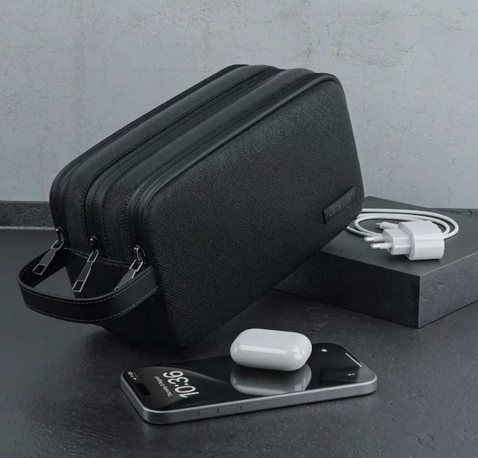 Bag green lion monarch clutch